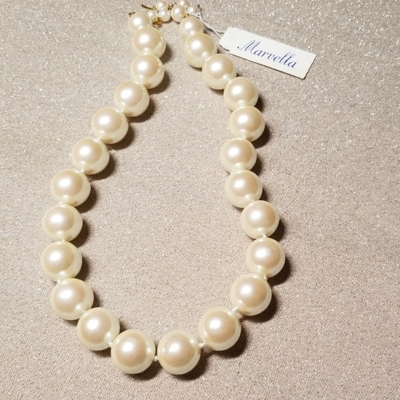 Marvella Jewelry - Vintage Marvella Pearl Necklace w/tags Marvella Jewelry - Vintage Marvella Pearl Necklace w/tags